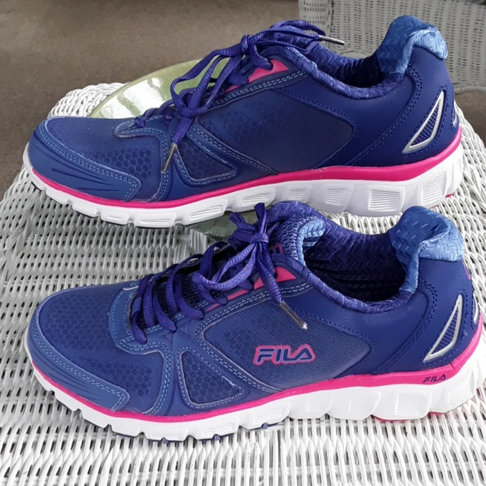 Almost New! FILA Cool Max Memory Foam Sneakers